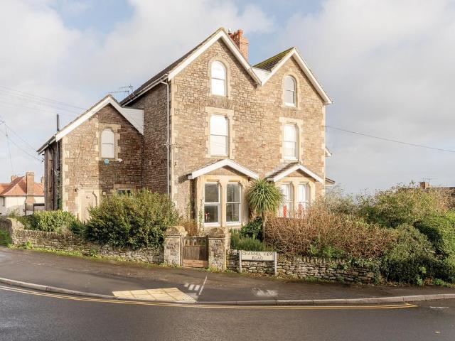 3 bedroom maisonette for sale