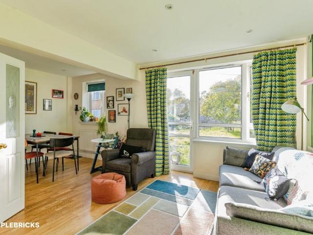 3 bedroom ground maisonette for sale