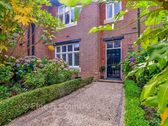 3 bedroom ground maisonette for sale