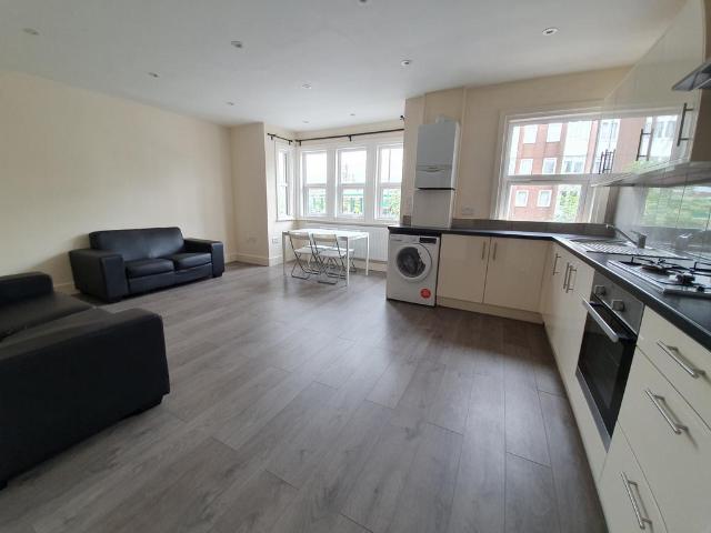 3 bedroom ground maisonette for sale