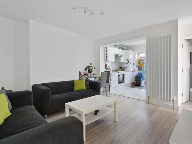 3 Bedroom Ground Maisonette Flat