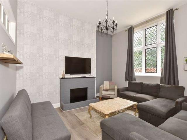 3 Bedroom Ground Flat