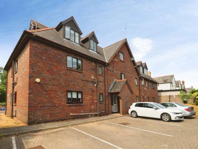 3 Bedroom Ground Flat