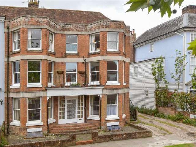 3 Bedroom Ground Flat