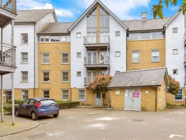 3 Bedroom Ground Flat
