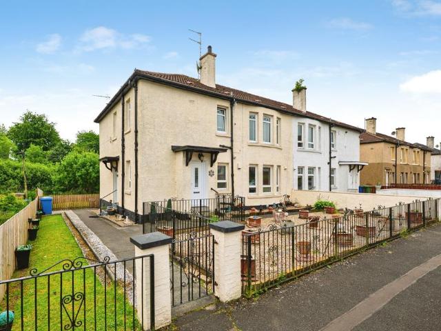 3 bedroom ground flat for sale