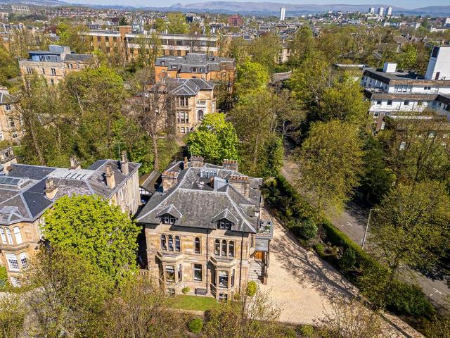 3 bedroom ground flat for sale