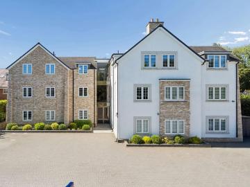 3 bedroom ground flat for sale