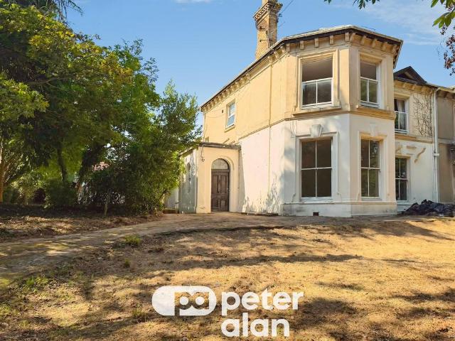 3 bedroom ground flat for sale