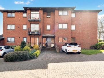 3 bedroom ground flat for sale