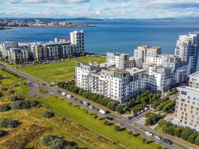 3 bedroom ground flat for sale