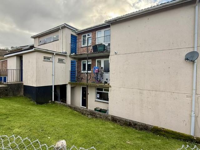 3 bedroom ground flat for sale