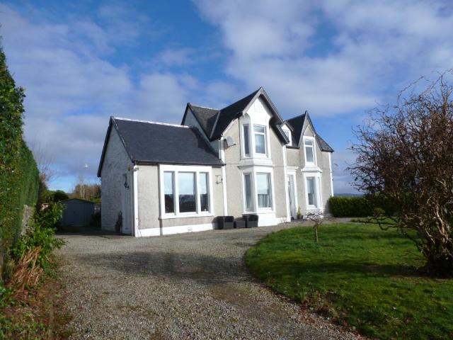3 bedroom ground flat for sale