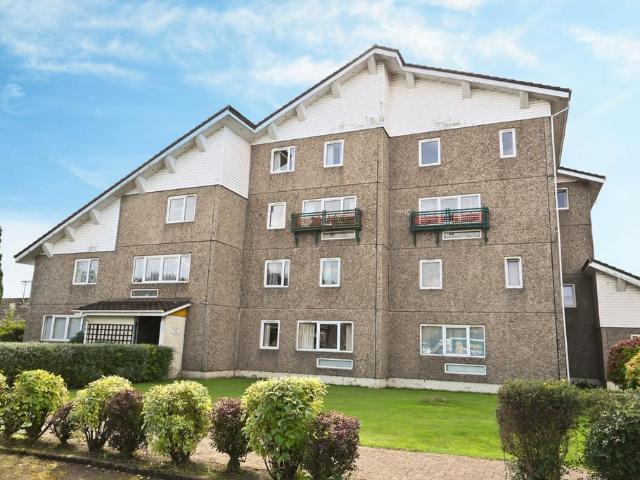3 bedroom ground flat for sale
