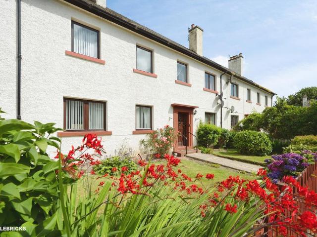 3 bedroom ground flat for sale