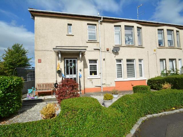 3 bedroom ground flat for sale