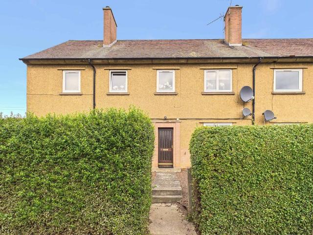 3 bedroom ground flat for sale