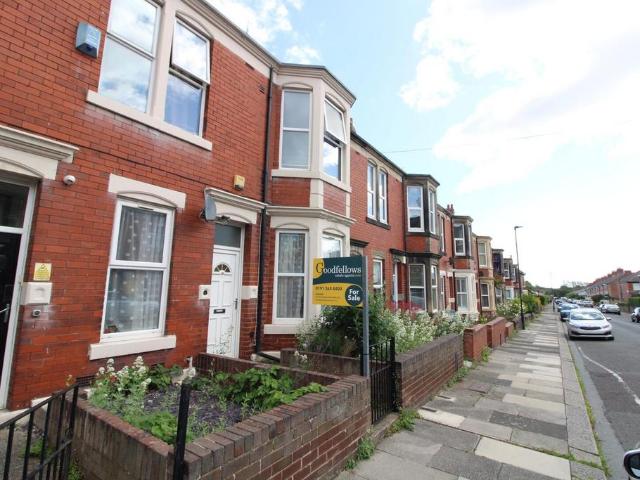 3 bedroom ground flat for sale
