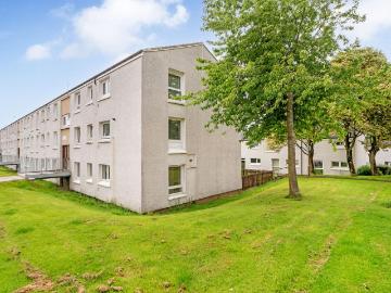 3 bedroom ground flat for sale