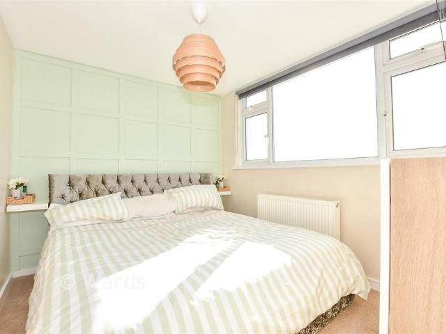 3 bedroom ground flat for sale