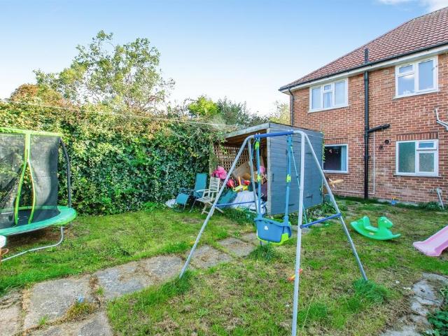 3 bedroom ground flat for sale