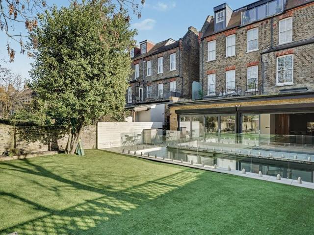 3 bedroom ground flat for sale