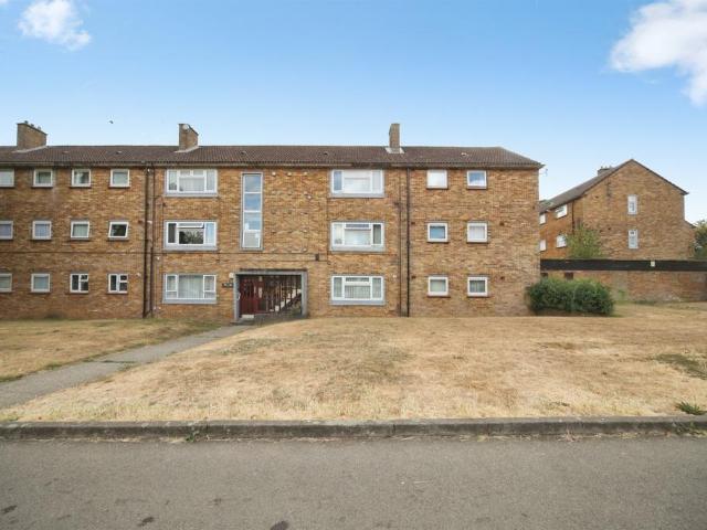 3 bedroom ground flat for sale