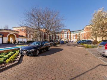 3 bedroom ground flat for sale