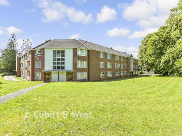 3 bedroom ground flat for sale