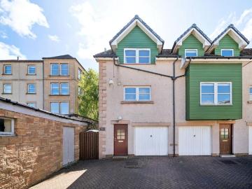 3 bedroom ground flat to rent