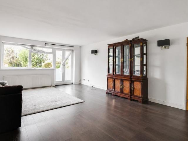 3 bedroom ground floor maisonette to rent