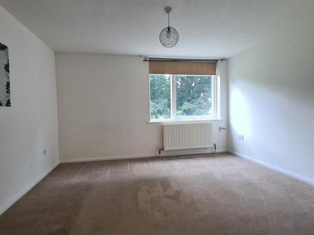 3 bedroom ground floor maisonette to rent