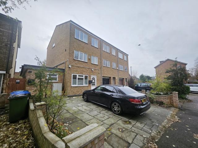 3 Bedroom ground floor flat