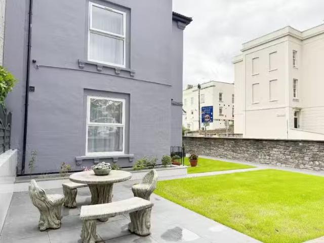 3 bedroom ground floor flat for rent in Coronation Road, Brist.