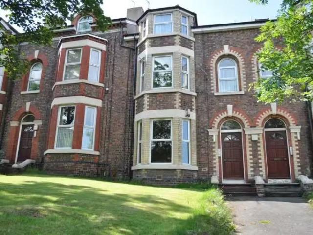 3 bedroom ground floor flat for rent in Whetstone Lane, Birken.