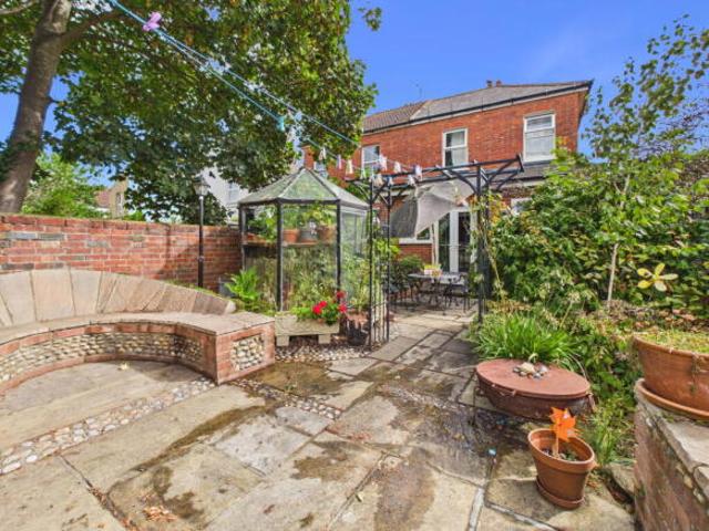 3 bedroom ground floor flat for sale in Harrow Road, Worthing, BN11 4RB, BN11
