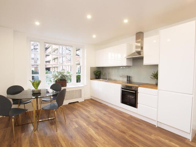 3 Bedroom Ground Floor Flat To Let in London, SW1V