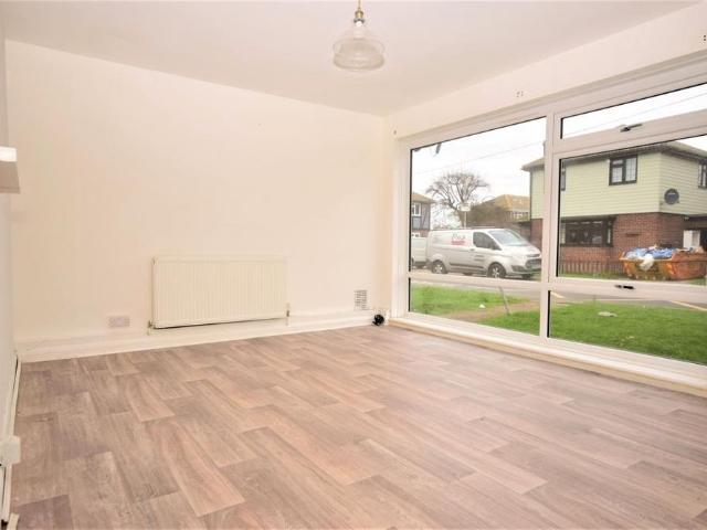3 bedroom ground floor flat to rent