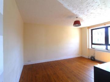 3 bedroom ground floor flat to rent