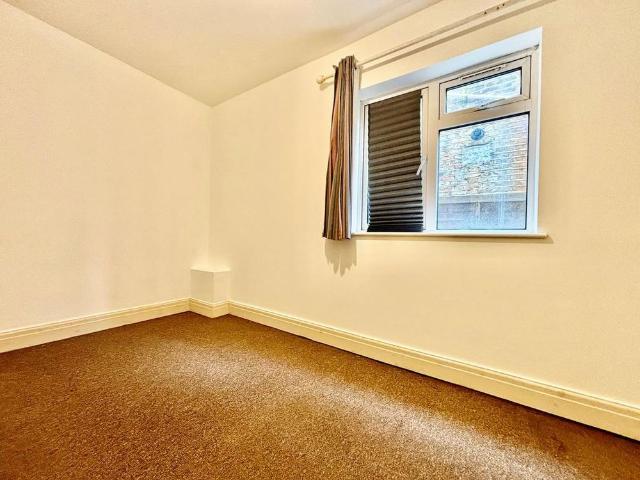 3 bedroom ground floor flat to rent