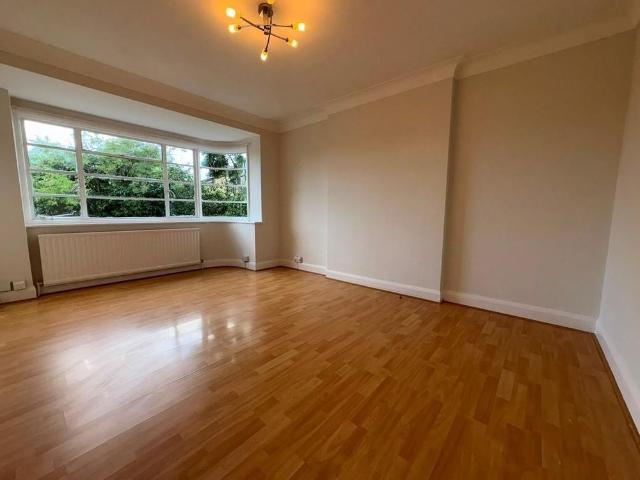 3 bedroom ground floor flat to rent