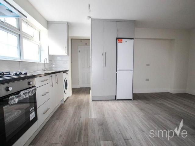 3 bedroom ground floor flat to rent