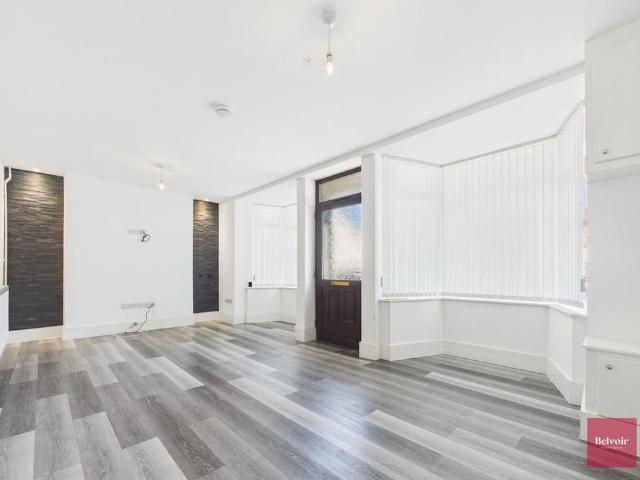 3 bedroom ground floor flat to rent