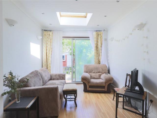 3 Bedroom Ground floor flat to Rent