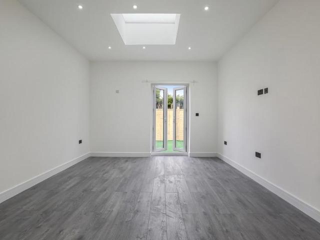 3 bedroom ground floor flat to rent