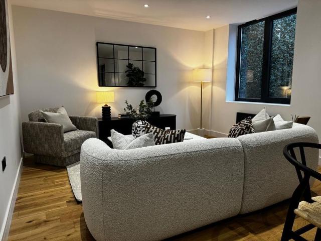 3 bedroom ground floor flat to rent