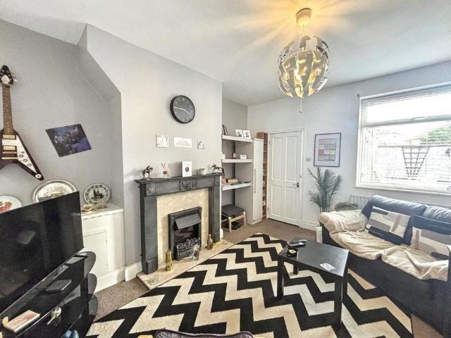 3 bedroom ground floor flat to rent