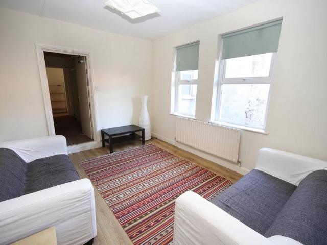 3 bedroom ground floor flat to rent