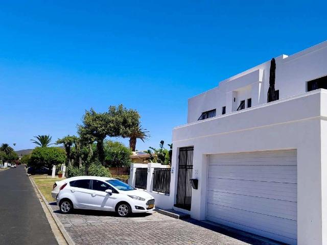 3 Bedroom Guesthouse to Rent in Melkbosstrand Central