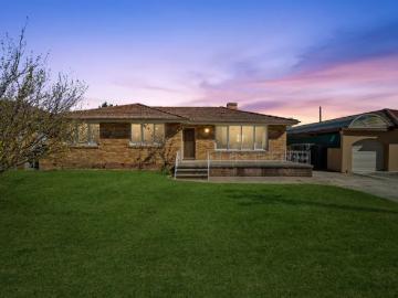 Downer, Crace, Yass Valley, Victoria - Garden